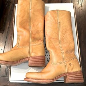 Women’s Size 8 1/2 Frye Boots Camel Color.